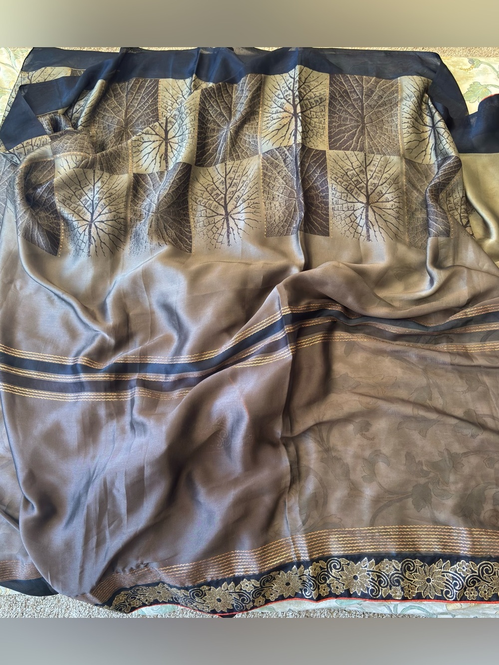 Saree - Picture 3 of 5
